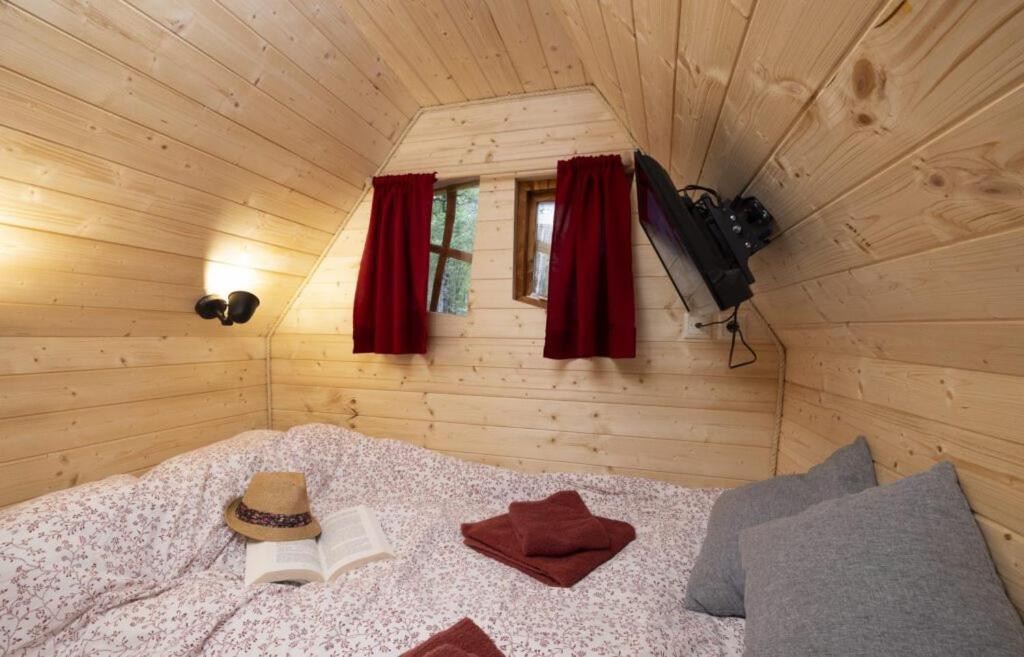 Camping Ushuaia Villages Au Bois Joli Andryes المظهر الخارجي الصورة